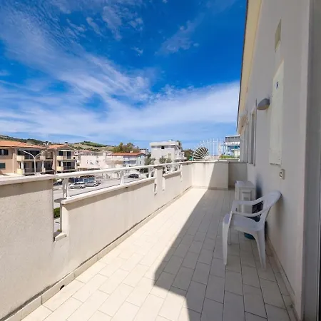 -vista Mare E Colli- Wifi Ac Terrazza 5 Posti Апартаменты *
